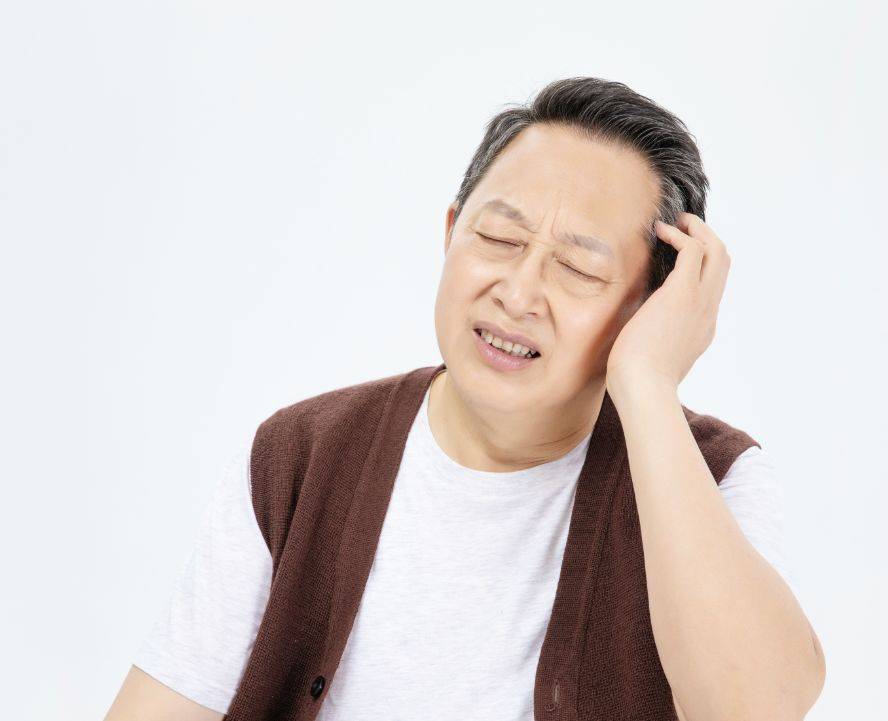 脑中风的征兆有哪些？不可忽视的脑中风前兆哈尔滨脑血管专家