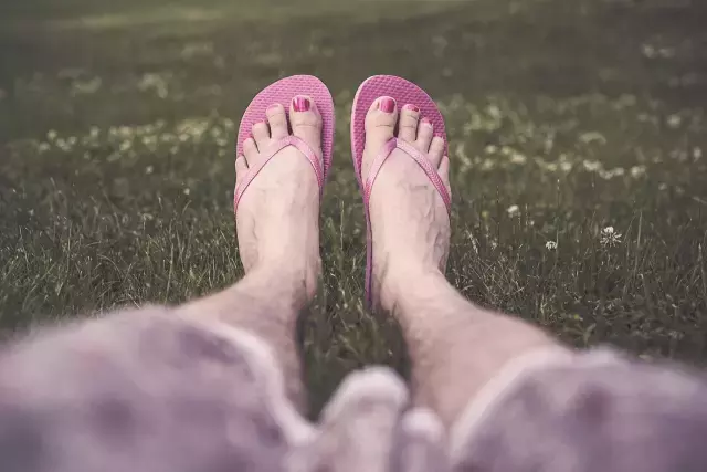 腿部血管堵塞怎么治？血管微创介入哈尔滨治疗下肢静脉血栓的医院好