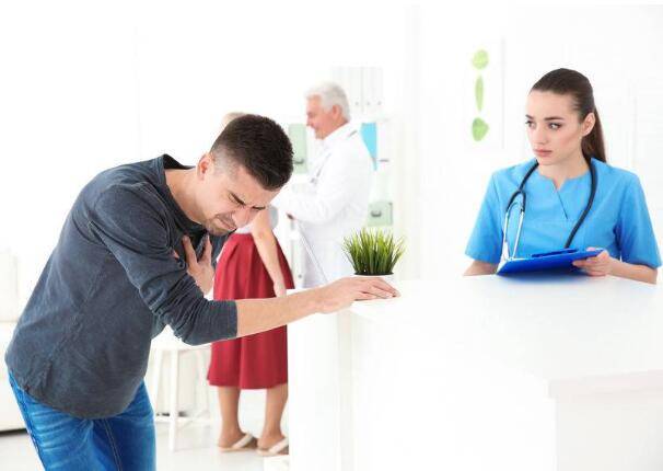 男生左胸疼痛是什么原因？健康专家告诉您哈尔滨市心脏病专家咨询
