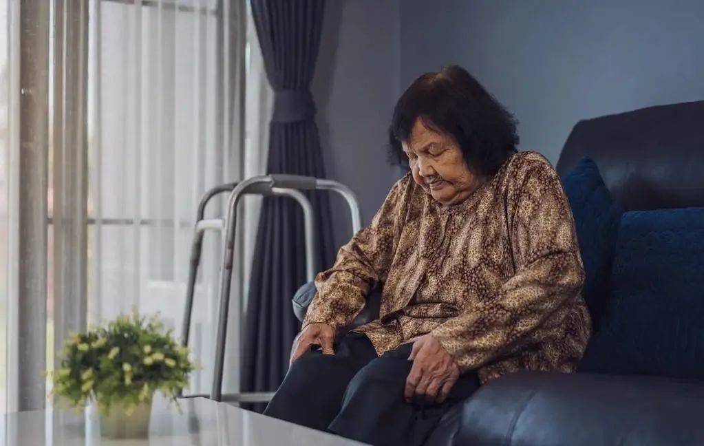 腿上形成血栓怎么办？哈尔滨治疗下肢静脉血栓